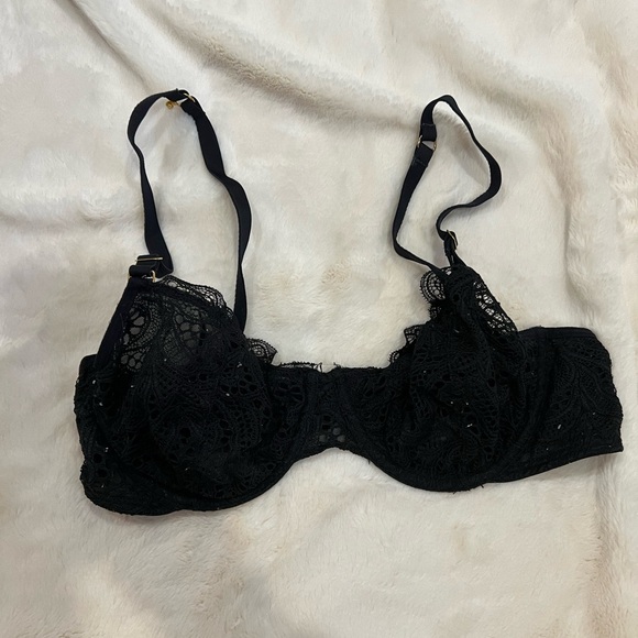 Wear Lively the Unlined Lace Bra - Picture 3 of 7